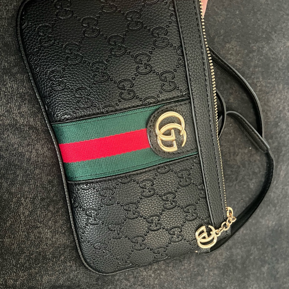 Gucci Black Leather Shoulder Bag